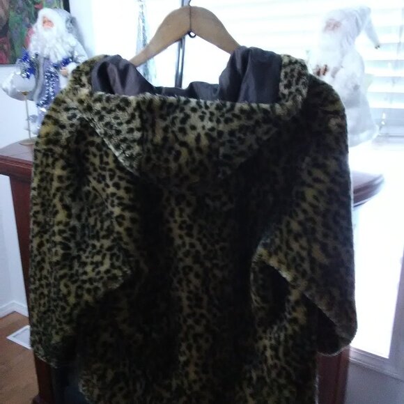 Girls Faux Fur Jacket - Picture 4 of 4